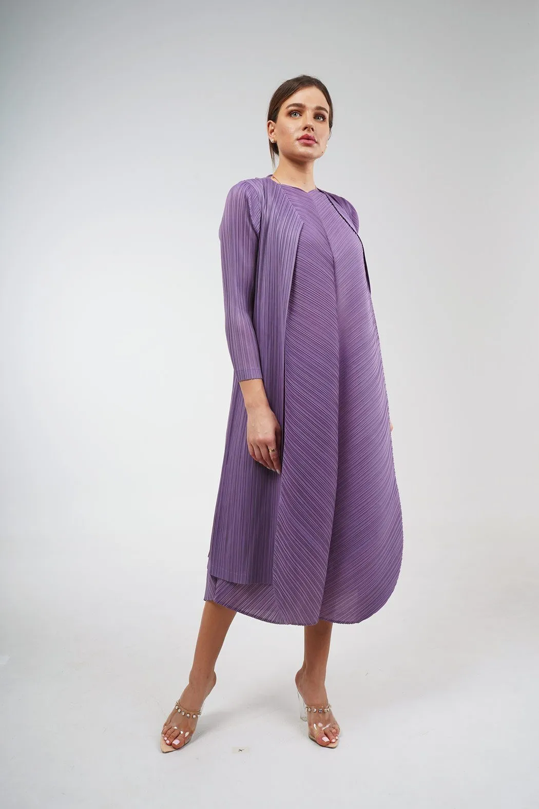 Dulina Long Pleated Jacket With Thin Waist Belt