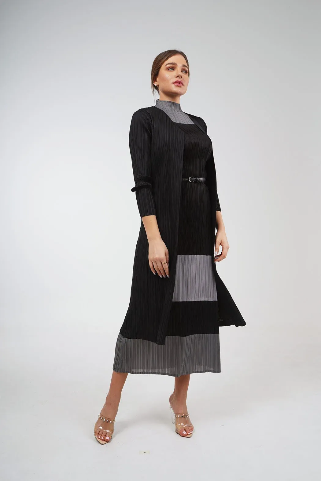 Dulina Long Pleated Jacket With Thin Waist Belt